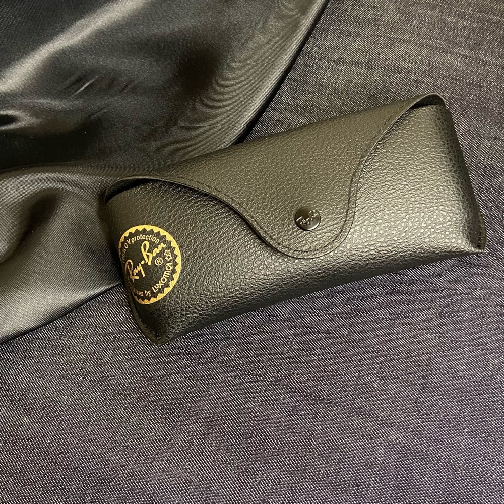 Ray-Ban CASE